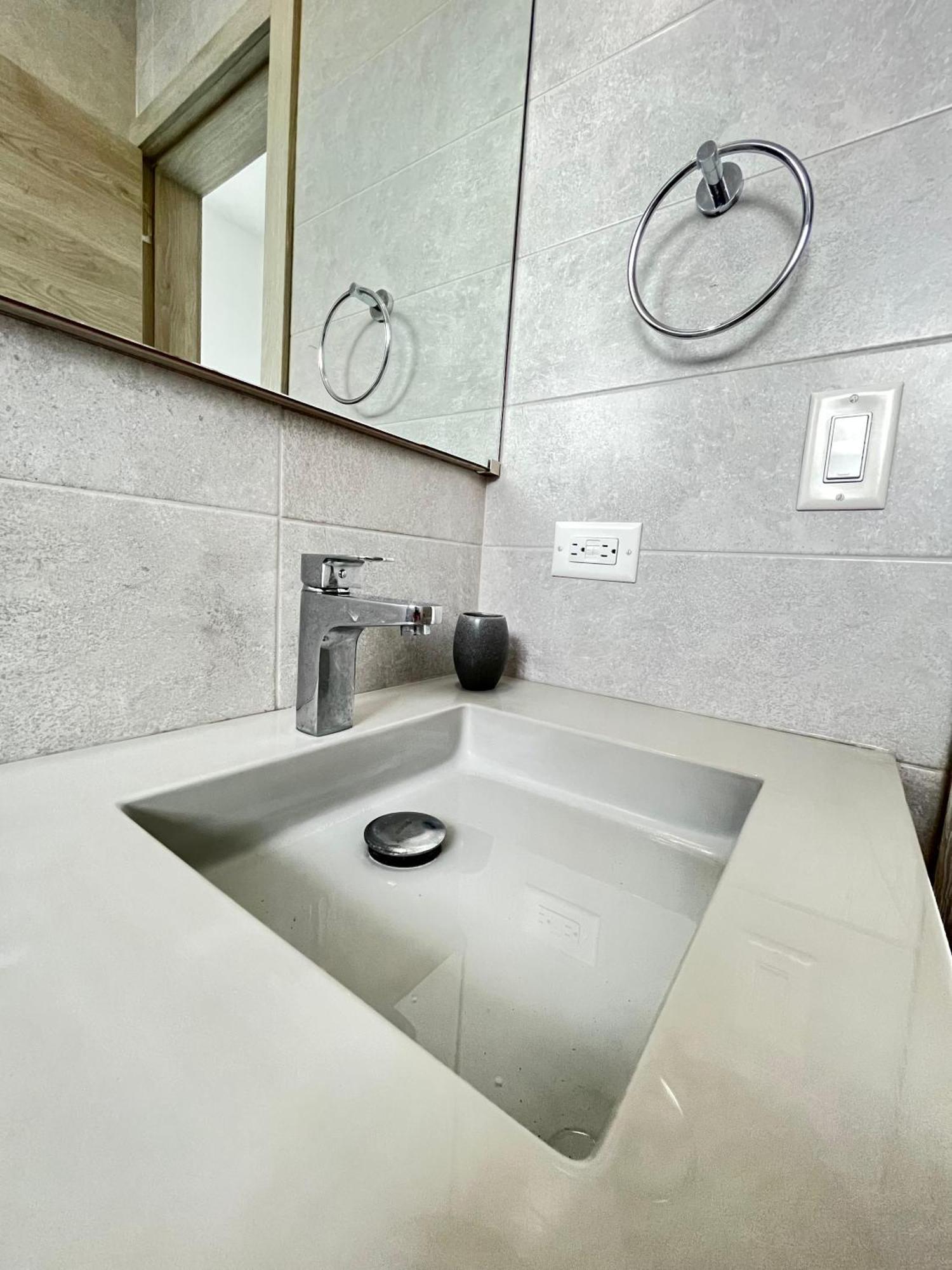 Apartment Signature Point Bella Vista, Sea View 2 Br *