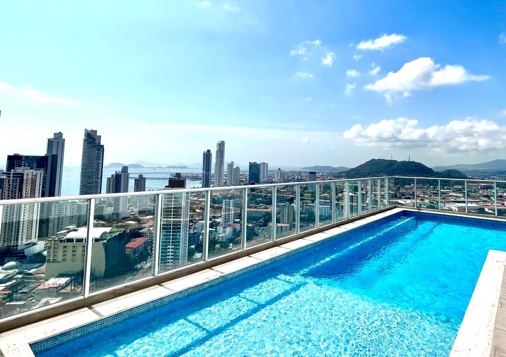 Signature Point Bella Vista, Sea View 2 Br *